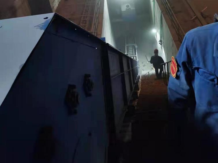 大傾角皮帶機(jī)現(xiàn)場(chǎng)圖片 大傾角皮帶機(jī)現(xiàn)場(chǎng)圖片